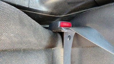 2003-2004 Mitsubishi Outlander Driver Left Front Seat Belt Buckle Receiver Black