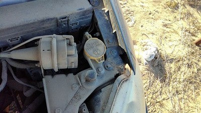 1998-2004 Dodge Intrepid Windshield Washer Fluid Reservoir With Pump Wiper Tank