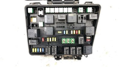 2004-2006 Chrysler Pacifica Engine Fuse Box Power Distribution Panel Oem