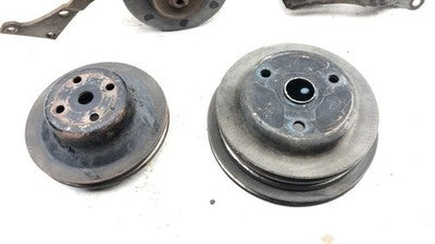 1971-1986 Chevy K10 Alternator With Mount Bracket And Pulleys Oem 5.7L J8127023