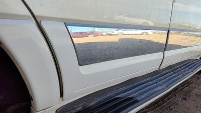 07-14 Navigator Passenger Right Rear Moulding From Door Back Pv White Chocolate