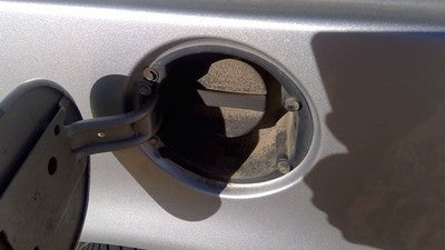 2001-2004 Chevy Venture Fuel Filler Neck Assembly With Gas Cap Oem 15237890