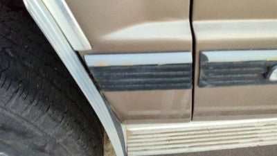1992-1999 Chevy Suburban Driver Left Moulding From Fender Oem Trim Strip