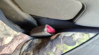 04-07 Nissan Titan Passenger Right Front Seat Belt Buckle Receiver W Graphite