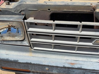1982-1990 Chevy S10 Pickup Front Grille Assembly Oem Red 15638425