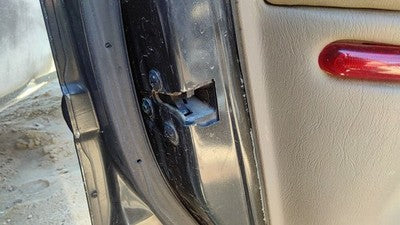 1997-2004 Buick Regal Driver Left Front Door Latch With Rods/Cables Oem 16629727