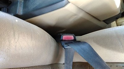 2005-2006 Land Rover Lr3 Driver Left Front Seat Belt Buckle Receiver Oem Tan