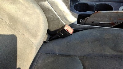 2005-2006 Mazda Tribute Passenger Right Front Seat Belt Buckle Receiver Oem