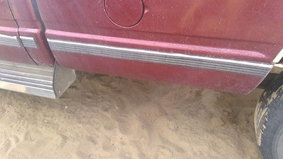 1988 Gmc Sierra 2500 Driver Left Rear Moulding On Quarter Panel Oem Front Box