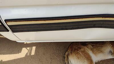 2001 02 Silverado 2500 Hd Passenger Right Rear Moulding From Door Oem Back Trim