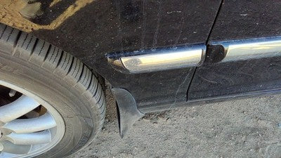2004-2005 Hyundai Xg350 Driver Left Moulding From Fender Oem Trim Strip Black