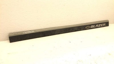 1995-1997 S10 Blazer Passenger Right Front Moulding From Door Oem Trim Strip