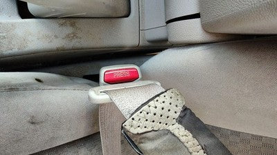 2005-2010 Chevy Cobalt Driver Left Front Seat Belt Buckle Receiver Oem 14C Gray