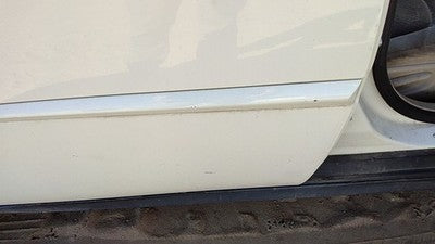 05-09 Lacrosse Passenger Right Rear Moulding From Door Back Trim Strip White 40U