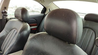 2002 Chrysler 300M Pair Of Front Headrests Oem Left Right Set Seat Wx061dvaa