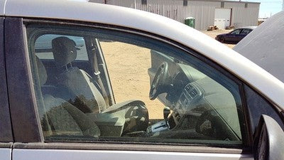 2005-2009 Chevy Equinox Passenger Right Front Side Window Door Glass Oem