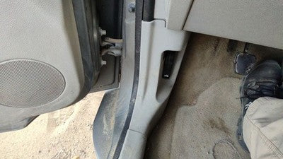 2007 Chevy Hhr Driver Left Lower Kick Trim Panel Oem Gray 14B
