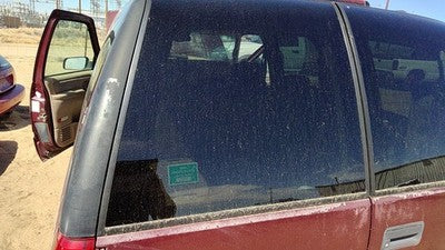 1995-2000 Gmc Yukon Driver Left Rear Back Glass Window Oem Barn Door 15745305