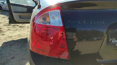 2004-2006 Kia Spectra Driver Left Tail Light Brake Lamp Oem Rear Crack 4 Door