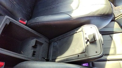 2003-2005 Hyundai Xg350 Center Console Lid Only Oem Arm Rest Fold Down Black