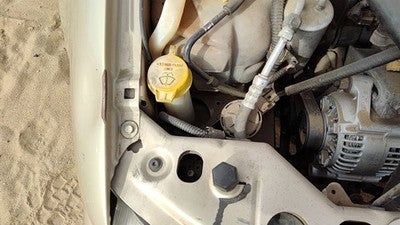 1999 Dodge Stratus Windshield Washer Fluid Reservoir With Pump Oem Wiper Tank