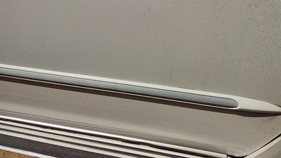 04-05 Sienna Passenger Right Front Moulding From Door Oem Trim Strip White 071