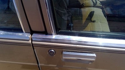 85 Olds 88 Passenger Right Front Moulding From Door Oem Trim Strip Dented Chrome