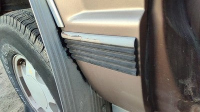 1994 Chevy Suburban Passenger Right Rear Moulding On Quarter Panel Oem