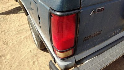 1983-1994 Chevy S10 Blazer Driver Left Tail Light Brake Lamp Oem Rear 00919680