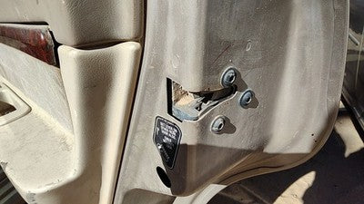 2000-2005 Chevy Impala Passenger Right Rear Door Latch With Rods/Cables Oem Back