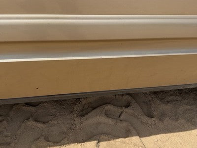04-07 Rainier Passenger Right Front Moulding From Door Trim Strip Cashmere 15U