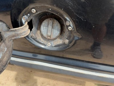1990-1998 Chevy Silverado 1500 Fuel Filler Neck Assembly With Gas Cap Oem 5.0L