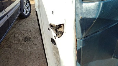 1993 Gmc Safari Driver Left Front Door Latch With Rods/Cables Oem