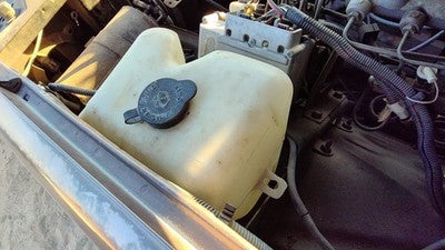 1994 Chevy Suburban Windshield Washer Fluid Reservoir With Pump Oem Wiper Tank