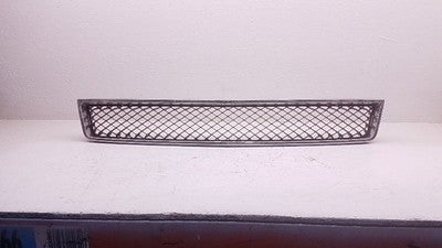 2007-2014 Chevy Suburban Lower Grille Black With Chrome Surround Oem 15835084