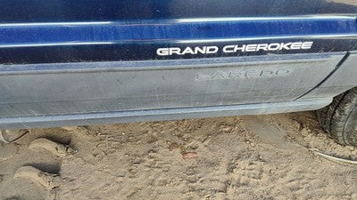 03-04 Jeep Grand Cherokee Passenger Right Front Moulding From Door Trim Strip