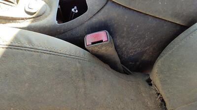 00-02 Oldsmobile Intrigue Driver Left Front Seat Belt Buckle Receiver Gray 142