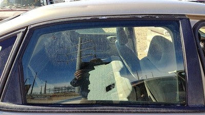 2000-2005 Chevy Impala Passenger Right Rear Side Window Door Glass Oem Back