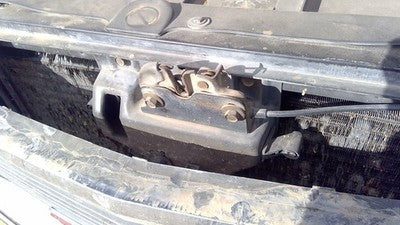 1988-1998 Gmc Sierra 2500 Hood Latch Assembly With Bracket Oem 15029224
