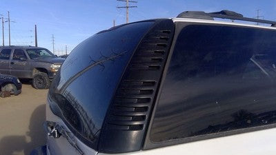 2005 Chevy Suburban Passenger Right Rear Moulding On Quarter Panel Oem
