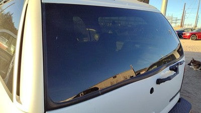 2000-2006 Chevy Suburban Back Glass Rear Window Oem 15847109