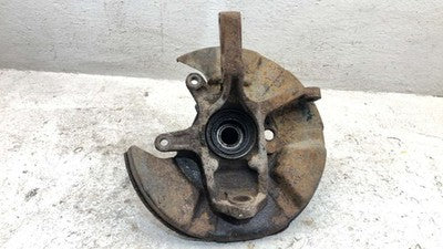1996-98 Suzuki Sidekick Driver Left Front Spindle Steering Knuckle With Hub 1.8L