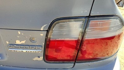 1996-1997 Honda Accord Passenger Right Inner Tail Light Brake Lamp Oem Rear