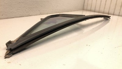 84-96 Cherokee Xj Passenger Right Front Vent Window Small Door Glass With Frame