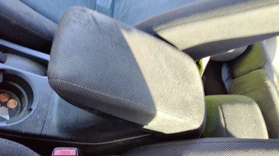 2003-2006 Mitsubishi Outlander Center Console Lid Only Arm Rest Fold Down Black