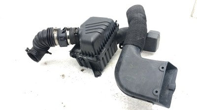 05-09 Tucson Complete Air Intake Cleaner Filter Box Housing With Tube 2.7L