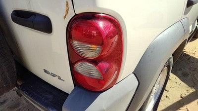 2005-2007 Jeep Liberty Passenger Right Tail Light Brake Lamp Oem Rear 55157060Ag