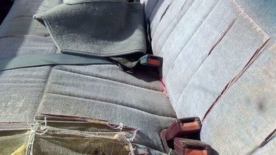 1988 Gmc Sierra 2500 Passenger Right Front Seat Belt Buckle Receiver Oem