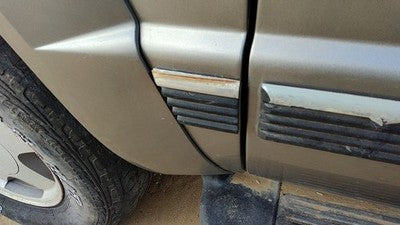 1999 Chevy Suburban Passenger Right Rear Moulding On Quarter Panel Oem