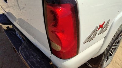 2004-2007 Sierra 1500 Hd Passenger Right Tail Light Brake Lamp Oem Rear 19169022